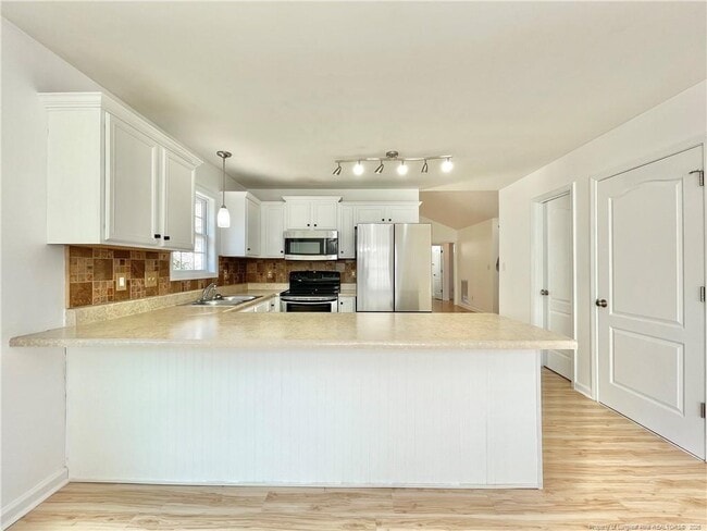 Building Photo - 332 Juno Dr