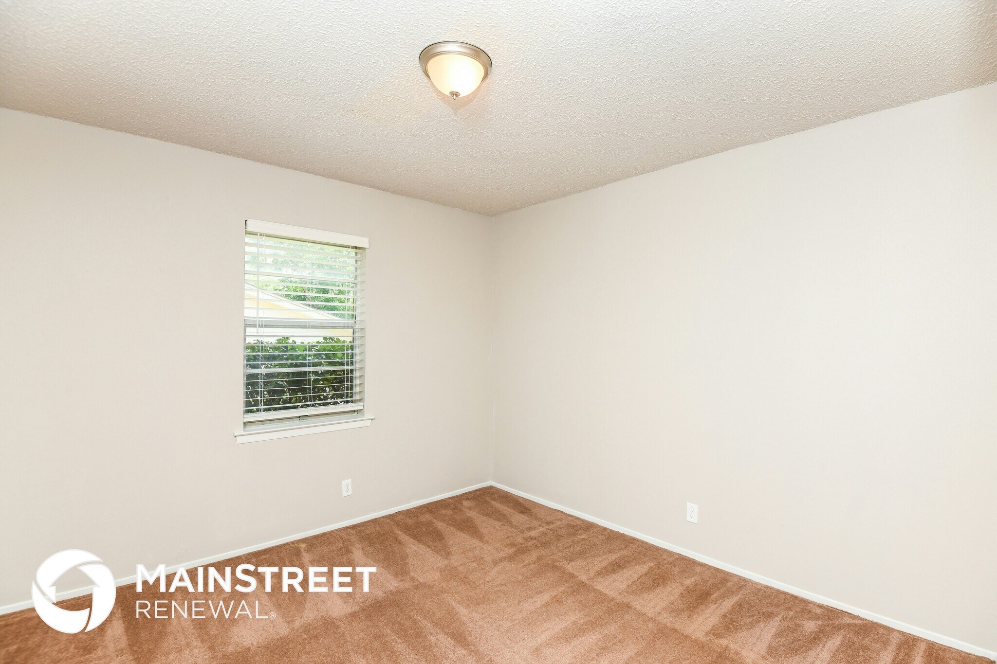 Building Photo - 1034 Meadowbrook Dr