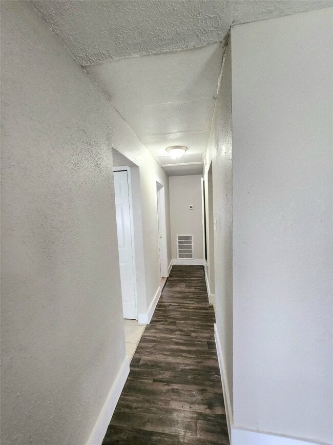 Building Photo - 9110 Kentshire Dr