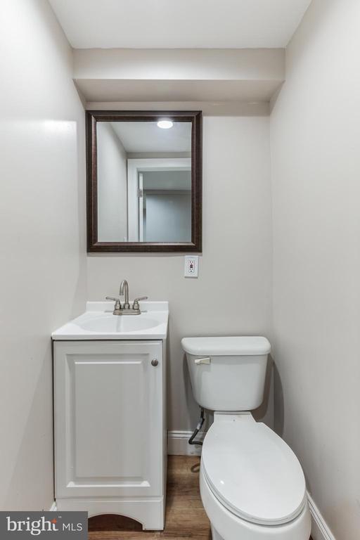 Building Photo - 614 Minor St