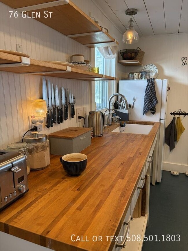 Building Photo - 76 Glen St