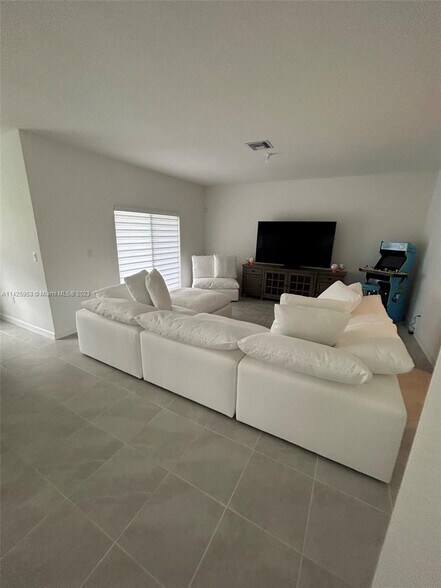 Building Photo - 13351 SW 284th St