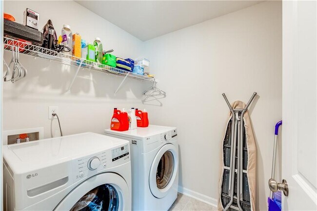 Building Photo - 1634 Halbrook Pl SW