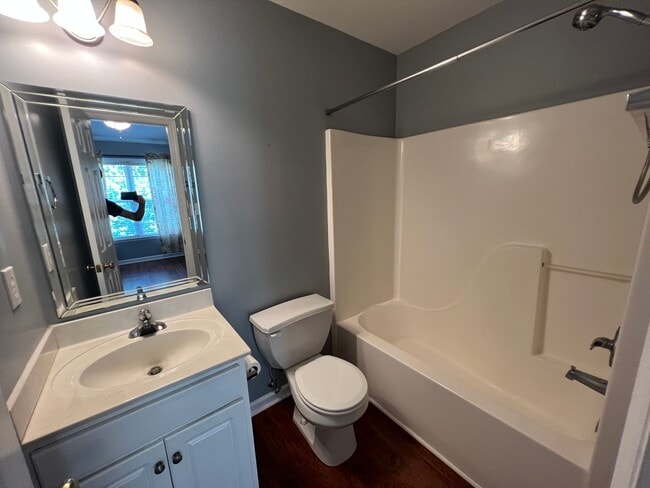 Building Photo - Beautiful Westside Condo!