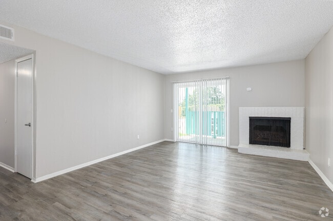 Primary Photo - Bryan Hill