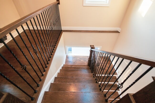 Building Photo - 7916 McVicker Ave