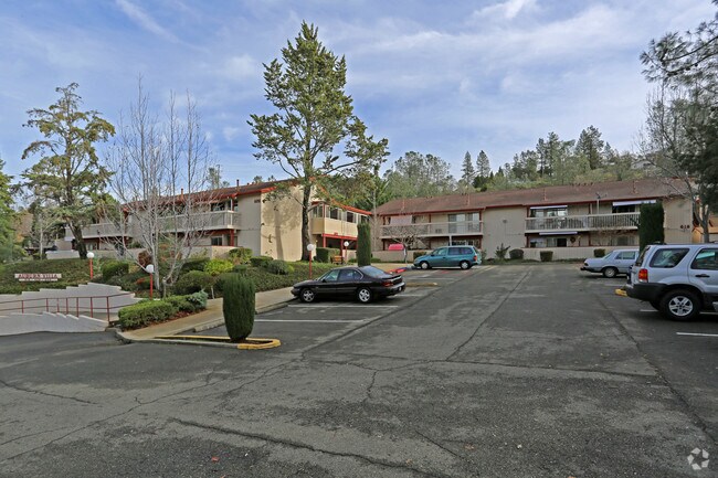 Building Photo - Auburn Apartments