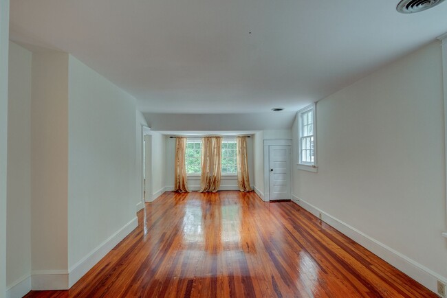 Building Photo - Executive 3/3 House in College Heights- $2,795