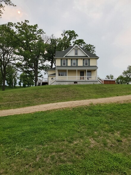 Primary Photo - 10326 Brattlie Rd