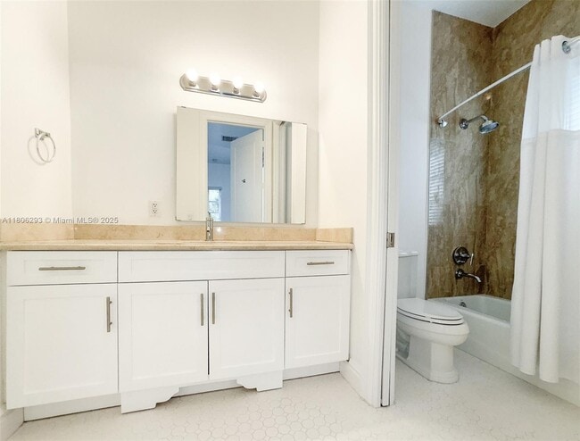 Building Photo - 10170 SW 75th Pl