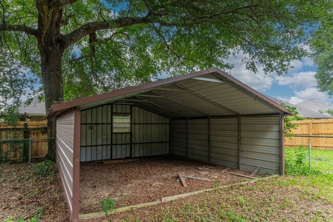 Building Photo - 2317 Lewis St