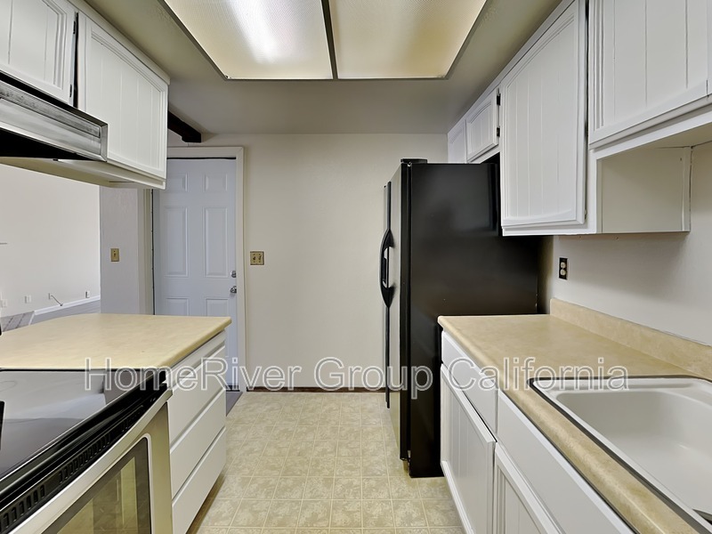 Building Photo - 5903 Spring Glen Dr