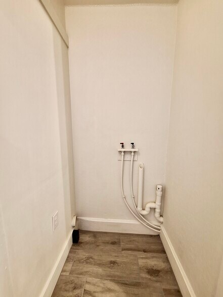 Building Photo - 258 S Spruce St