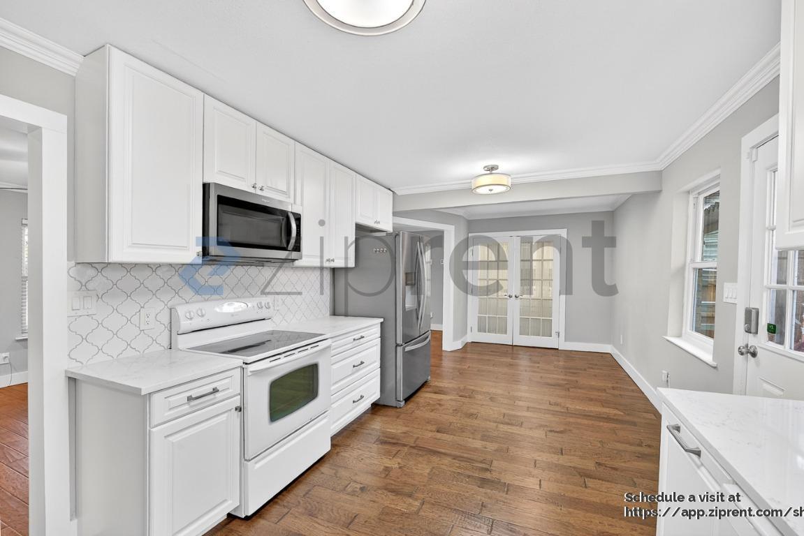 Building Photo - 428 Daniel St