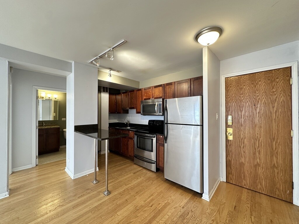 Building Photo - 4180 N Marine Dr