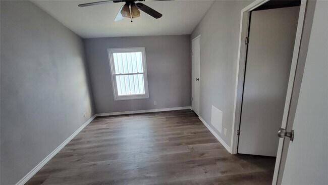 Building Photo - 2542 Wetz Rd