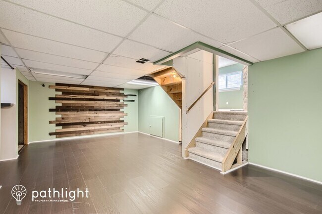 Building Photo - 8575 Dover Ct