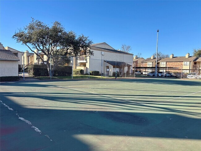 Building Photo - 12480 Abrams Rd