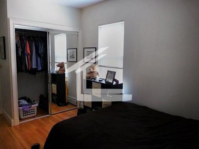 Building Photo - No Brokers Fee,  Parking Included, Laundry on a Site, Eat-in Kitchen