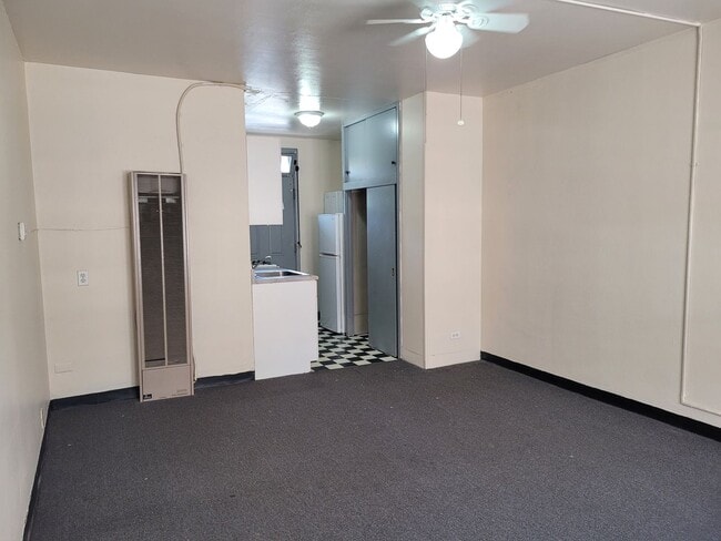 Interior Photo - 1026 E Lyon St