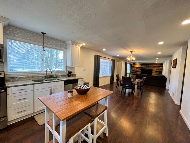 Building Photo - Beautiful one story home in Norfolk