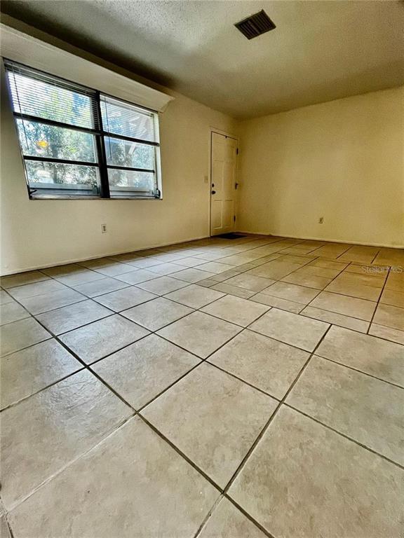 Building Photo - 15701 Waverly St