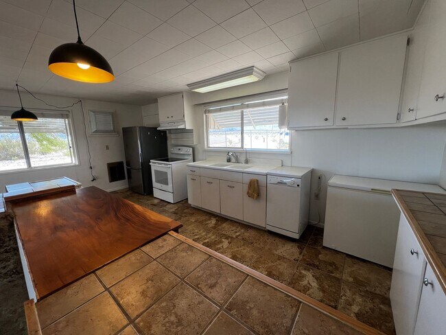 Building Photo - For Rent – Private Desert Retreat in Wonde...