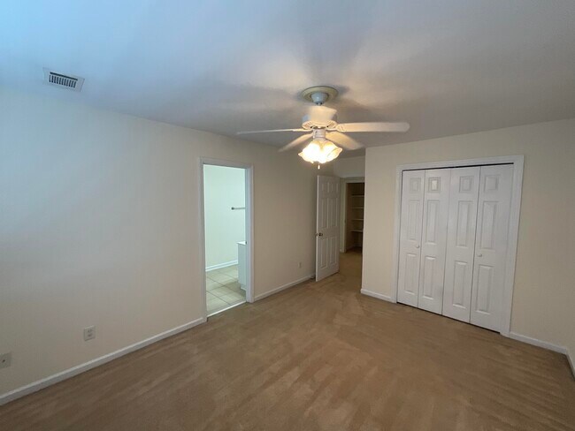 Building Photo - 375 Barnsley Dr