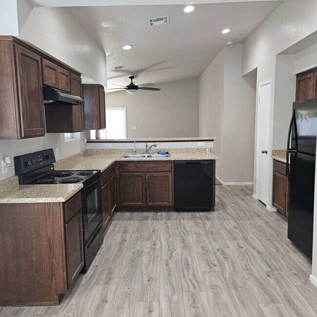 Building Photo - Remodeled 3 Bedroom Home with Solar & Landscaping Included!