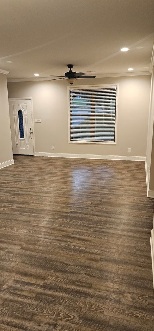 Building Photo - 3 Bedroom w/ Garage