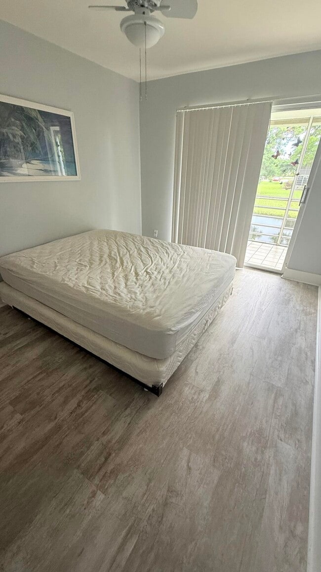 Building Photo - 21 Markham A