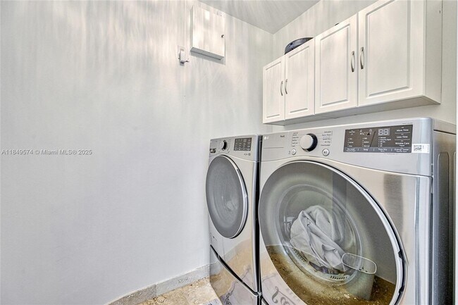 Building Photo - 1500 SW 171st Terrace