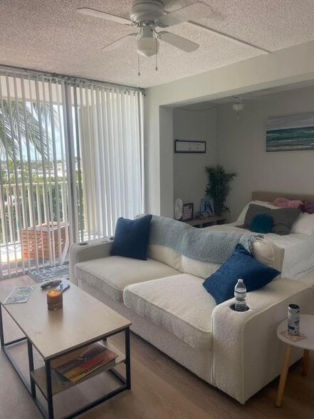 Living Room - 3312 Northside Dr