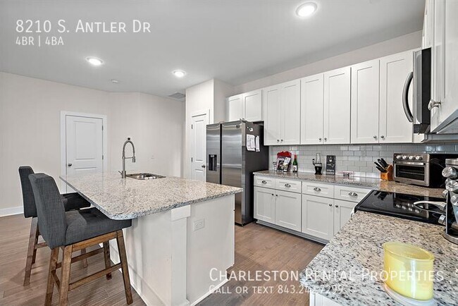 Building Photo - 8210 S Antler Dr
