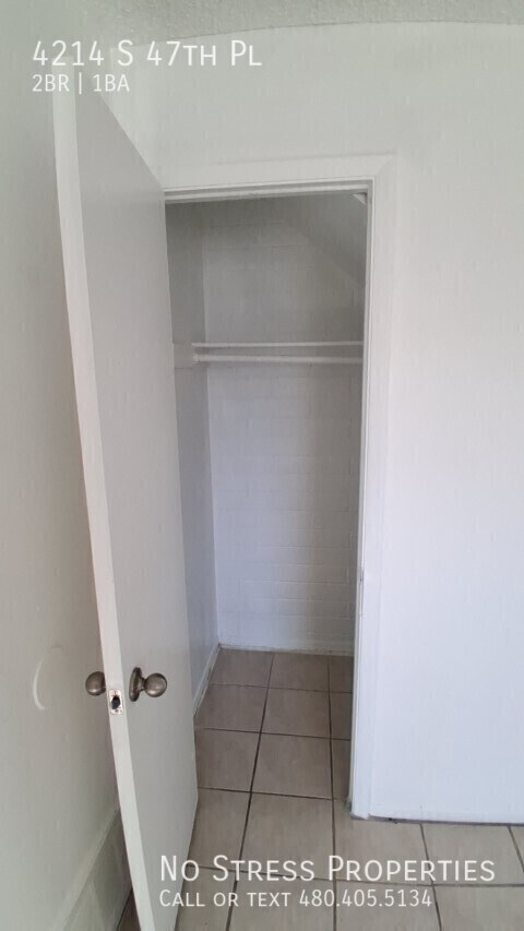 Building Photo - 4214 S 47th Pl