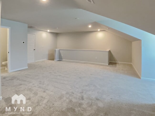Building Photo - 252 Shingle Oak Rd