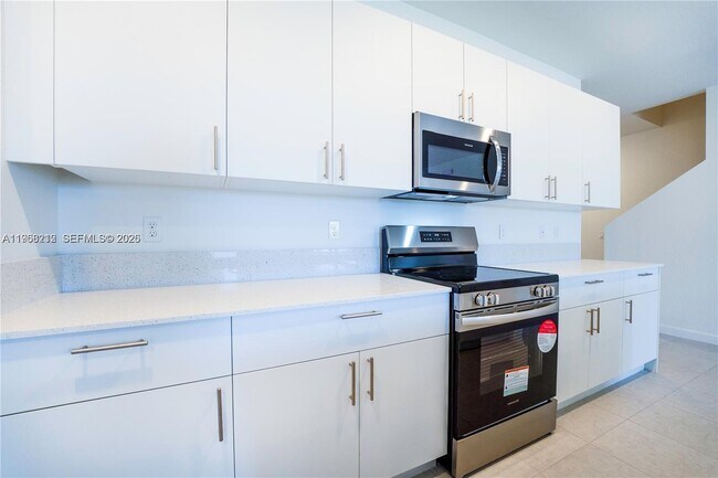 Building Photo - 4941 Peacock Wy