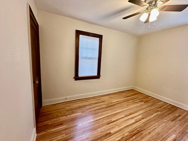 Building Photo - 24 W Tulane Rd