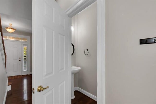 Building Photo - 9540 Parsonage Ln