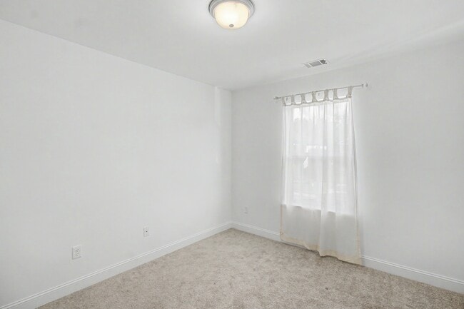 Building Photo - 248 Buckingham Dr