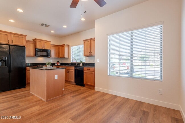 Building Photo - 26638 N Babbling Brook Dr