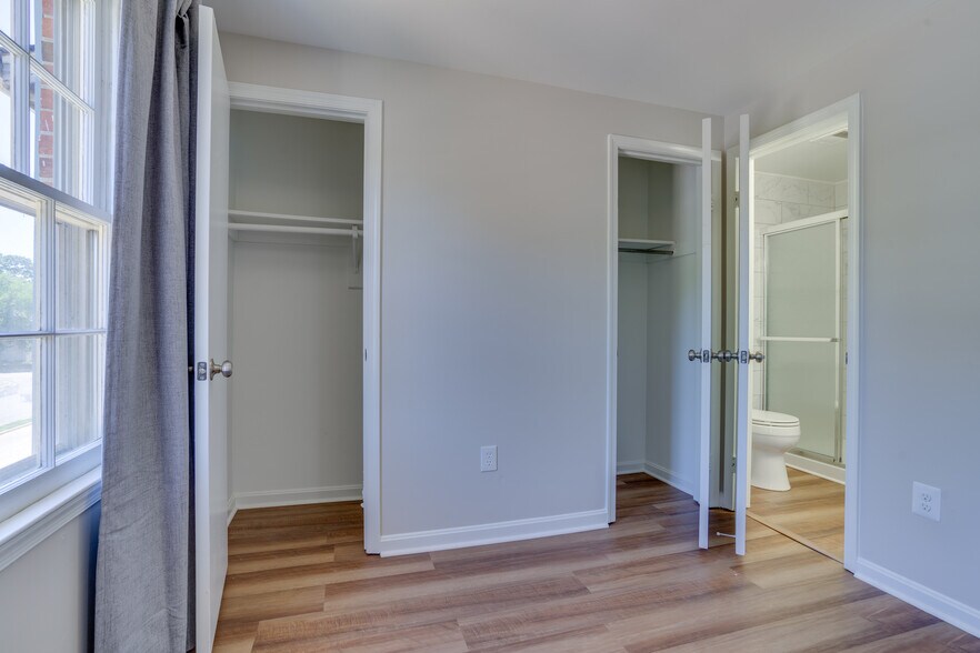 Primary Bedroom - 8056 Central Park Dr