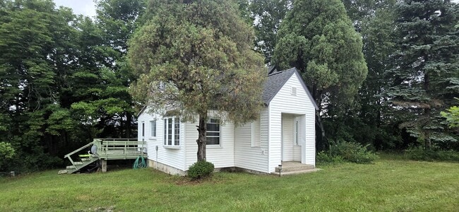 Building Photo - 13497 Center Rd