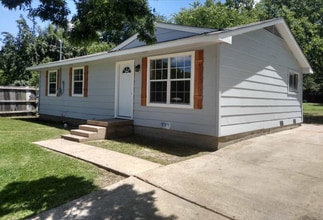 Building Photo - 1221 Jones- House