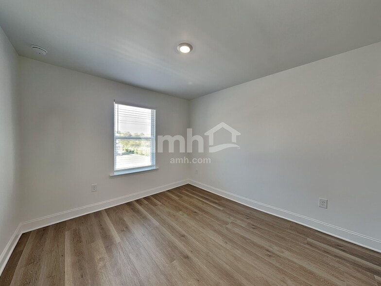 Building Photo - 955 Carnelian Ln