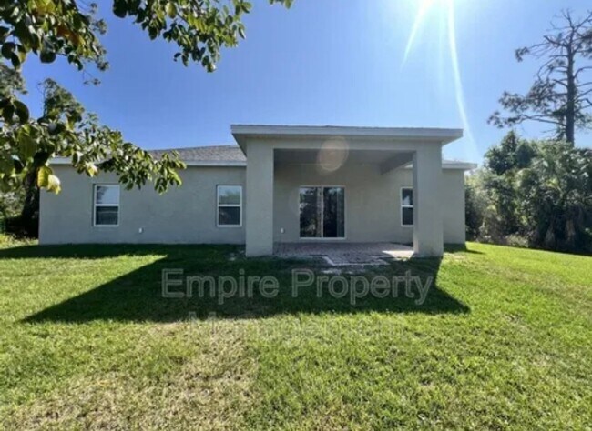 Building Photo - Modern & Spacious 3 Bed, 2 Bath Home in No...