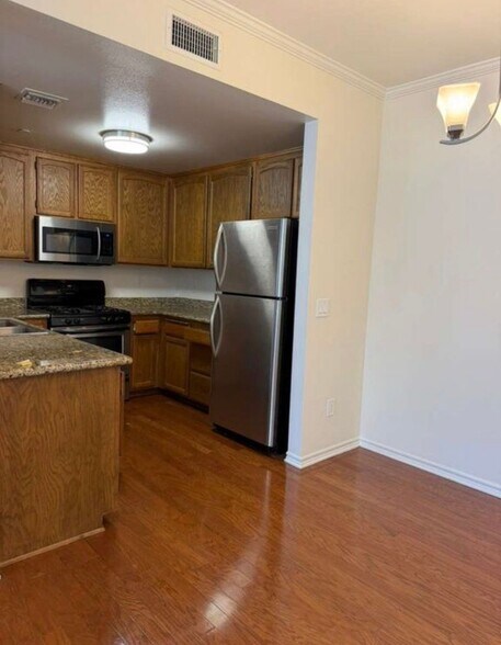 Building Photo - 4523 Woodman Ave