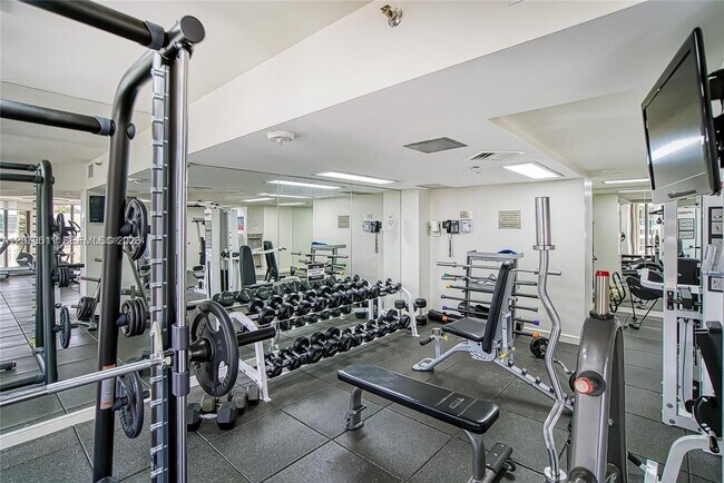 Building Photo - 20185 E Country Club Dr