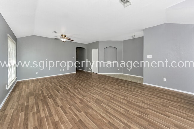 Building Photo - 413 Windy Hill Ln