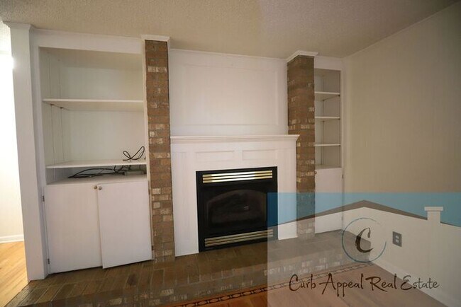 Building Photo - Westside Schools - 3 bed/ 2 bath 2,300 sq.ft.., den/family room, deck in the country on a paved r...